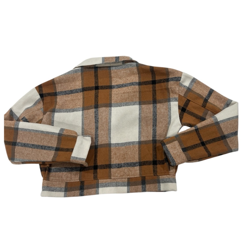 Plaid Button-Up Cropped Jacket - Picture 4 of 9